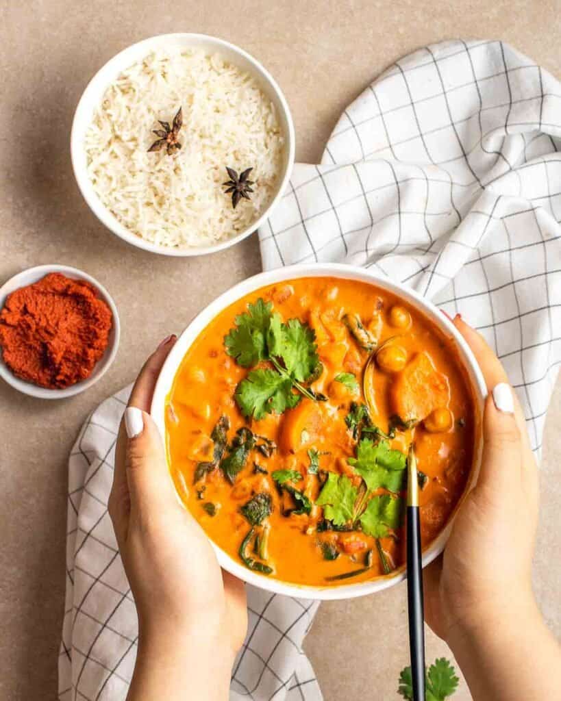 Hearty Sweet Potato Chickpeas Spinach Curry – My Plantiful Cooking