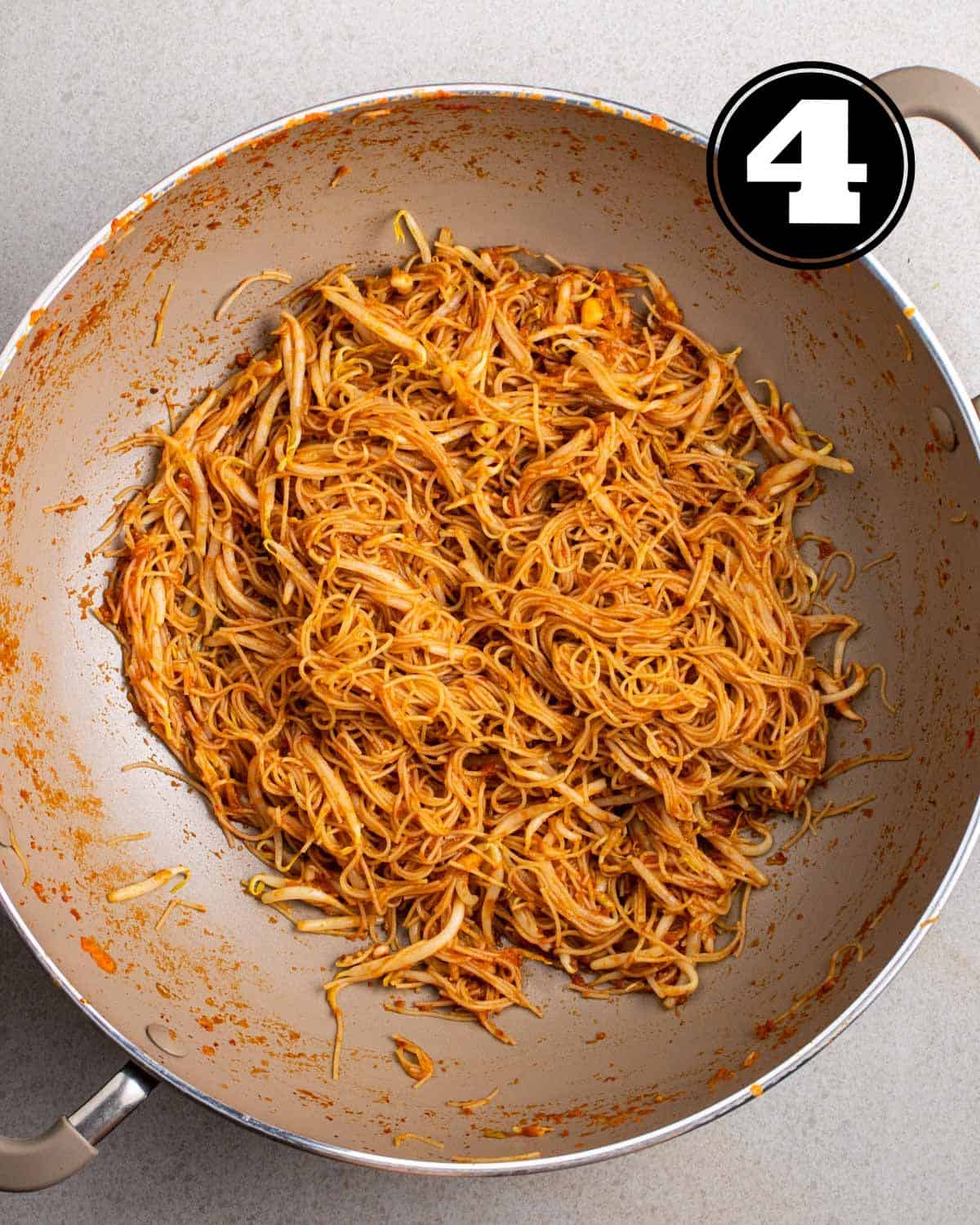 Mee Siam in a wok.